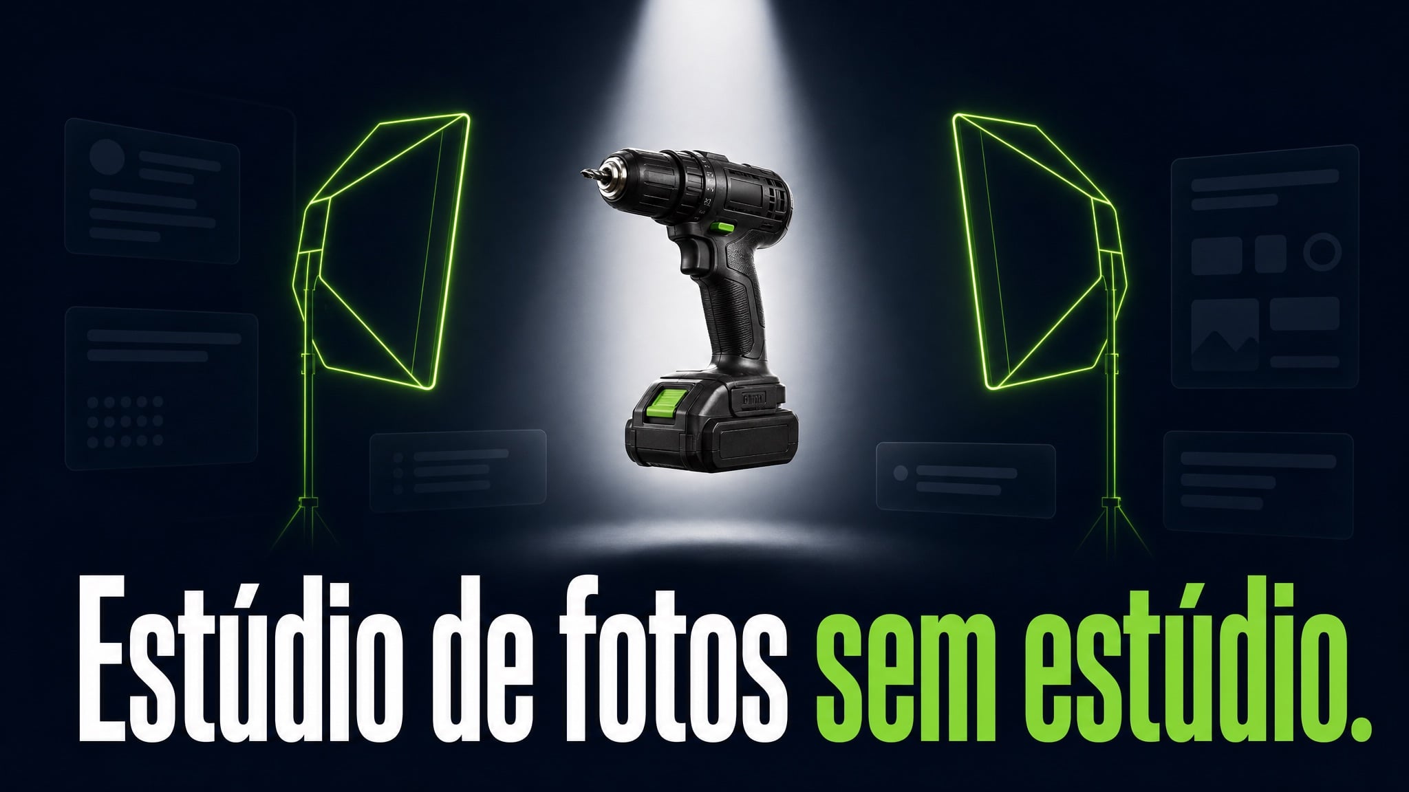 Arte do Estúdio de Fotos IA com a frase "Estúdio de fotos sem estúdio." Uma parafusadeira flutua num facho de luz branca entre dois softboxes desenhados só em wireframe verde neon, com cards de página apagados ao fundo, tudo sobre o azul-marinho profundo.